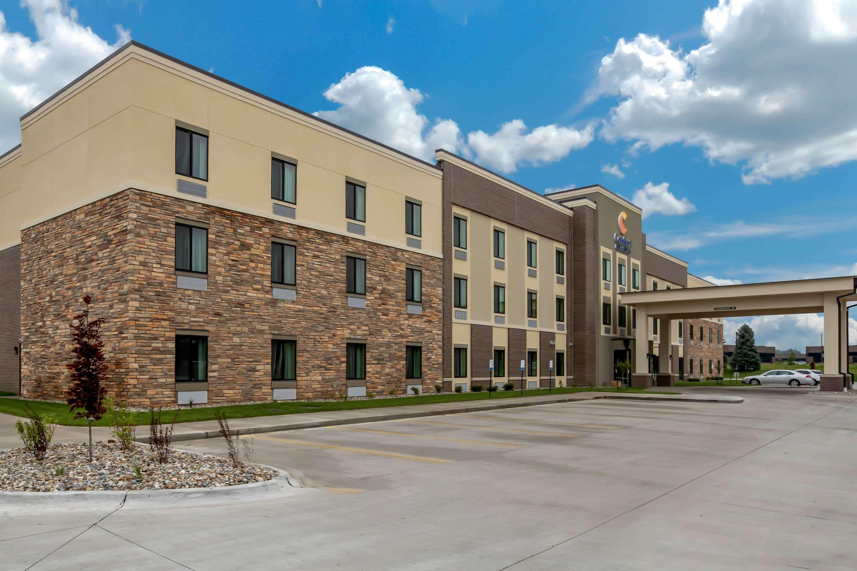 Comfort Inn & Suites Ames Near Isu Campus Exterior foto