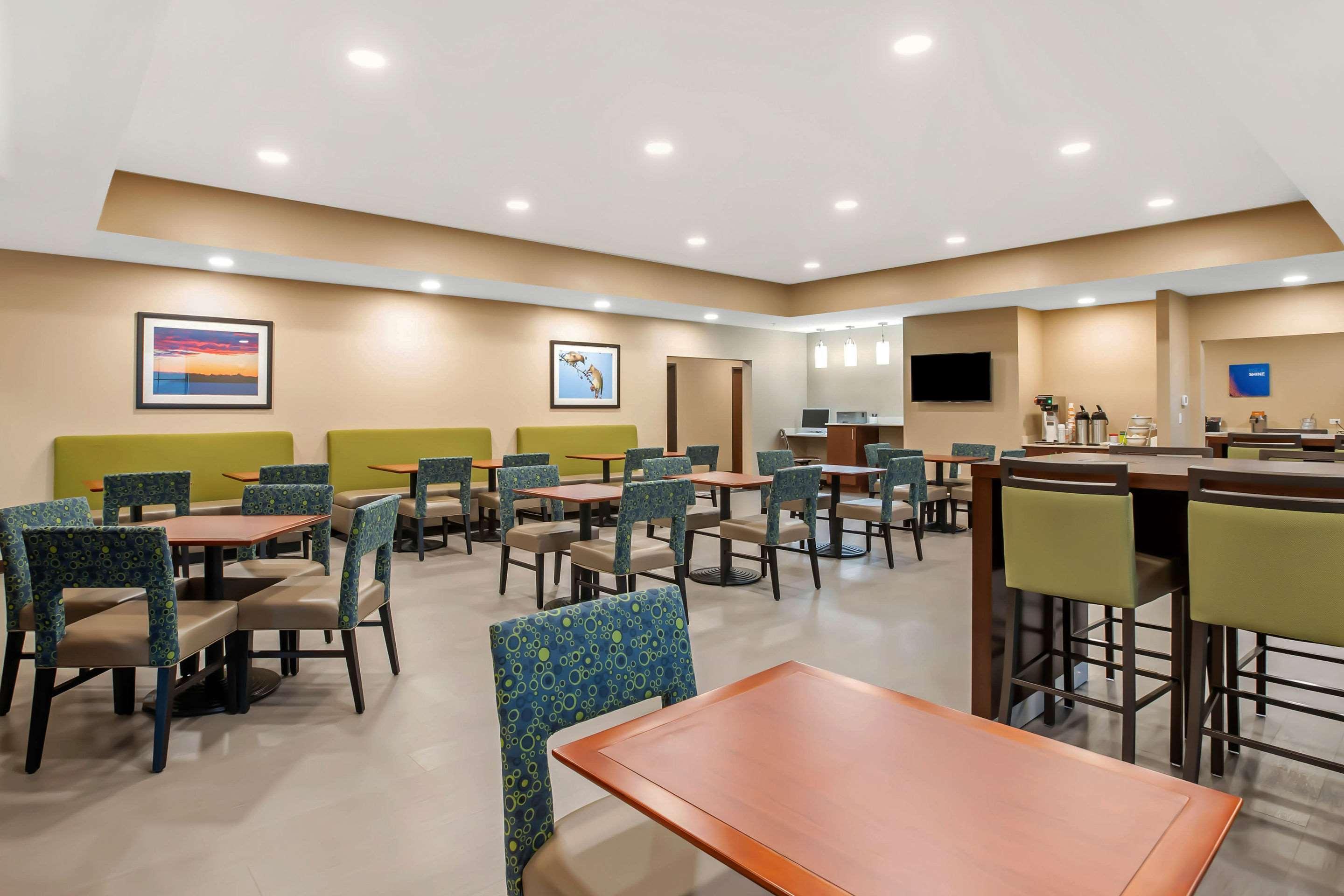 Comfort Inn & Suites Ames Near Isu Campus Exterior foto